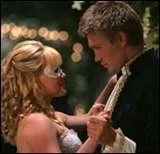 Dans le film comme Cendrillon comment s'appelle  l'actrice principale ?