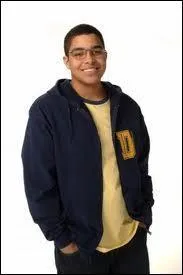 Connor se met en couple avec :