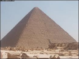 En quelle anne a t construite la pyramide de Khops ?