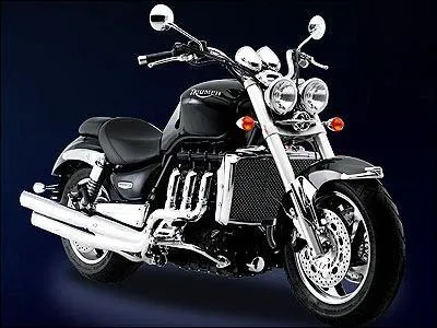 De quelle cylindr�e est la Triumph Rocket III ?