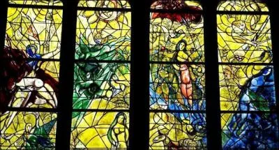 En 1958 de quelle cathdrale peint-il ses premiers vitraux ?