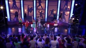 Les lves du studio chantent :