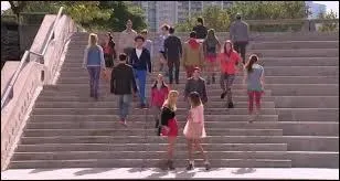 Ici, on voit le clip de la chanson ?