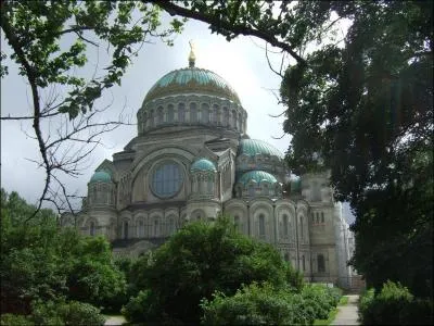 O se trouve cette imposante cathdrale?