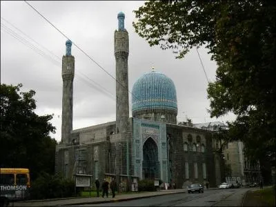 Cette mosque est situe dans le quartier...