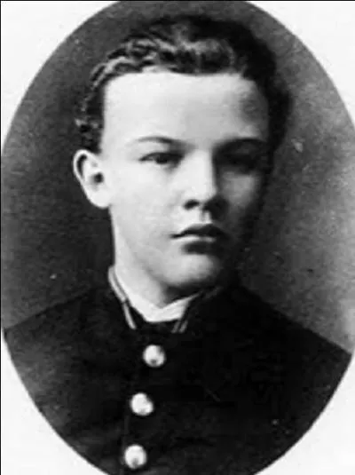 Il devint un rvolutionnaire et un chef d'un nouvel Etat. Il permit l'arrive d'un nouveau systme politique. Si vous dsirez le rencontrer, vous pourrez le faire, mais ne vous tonnez pas si son teint est blafard !