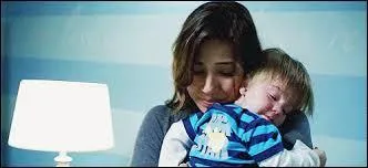 Lors de la naissance du fils d'Angela, Brennan et Booth sont en couverture. O ?