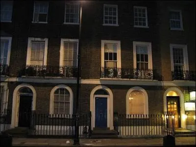 Dans  Harry Potter et l'Ordre du Phnix , quelle est l'adresse du quartier gnral de l'Ordre du Phnix qui correspond  la maison de la famille Black ?