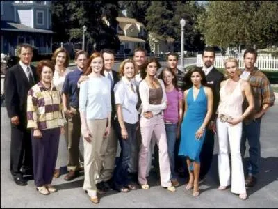 Qui est mort dans la saison 1 ?