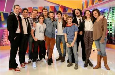 Dans la saison 1, qui sont tous les prtendants de Violetta ?