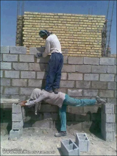 M Fice, maçon, a dû vraiment insister auprès de sa femme, pour qu'elle accepte d'appeler leur fils ...