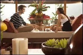 Rendu  l'le, Edward propose...