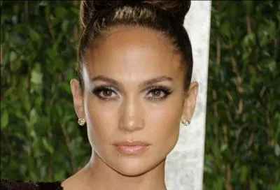 Qui chante  On the floor  ?