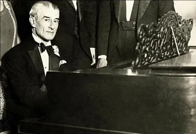 1er janvier 1942 : malgr la guerre, cration  Paris d'un ballet sur une musique de Maurice Ravel et une chorgraphie de Serge Lifar. C'tait :