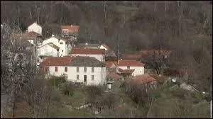 La commune languedocienne de Pourcharesses se situe dans le dpartement ...