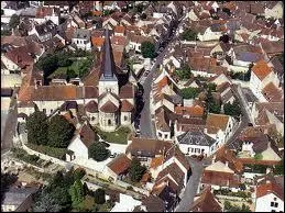 Nous sommes  Saint-Amand-Montrond. Cette est une sous-prfecture du dpartement ...