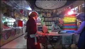 Si vous tes attentif et que vous avez de bons yeux, que voyez vous au centre de l'image ?