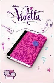 Quelle est la couleur de la fleur sur le journal intime de Violetta ?