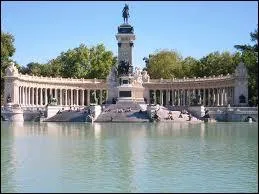 Avant de venir  Buenos Aires, dans quelle ville habitait Violetta ?