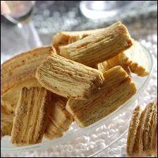 Le ------ prsente un lger got de fromage  l'attaque, suivi d'une note plus persistante de levain. Trs lgrement sal, il conserve nanmoins une pointe sucre apporte par sa fine striure de poudre de Biscuit Rose.