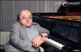 Je nais  Orange le 28 dcembre 1962, pianiste et compositeur de jazz, on me doit des albums comme  Flash  en 1980 ou  Flamingo  en 1995. puis par mon rythme de vie et de tournes, je dcde d'une pneumonie  Manhattan (quartier de New-York, tats-Unis) le 6 janvier 1999. Qui suis-je ?