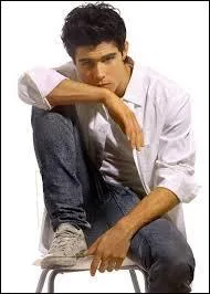 Dans quelle srie joue ce personnage ?