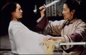 Chow Yun-fat, Michelle Yeoh et Zhang Ziyi interprtent les personnages centraux de ce film sorti sur les crans en 2000 :