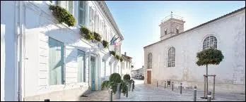 Je me situe dans le centre de la commune picto-charentaise du Bois-Plage-en-R. Je suis donc dans le dpartement n ...