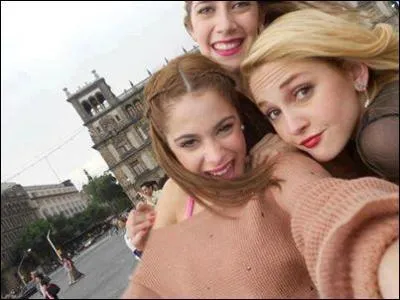 Quelle est la vraie meilleure amie de Martina Stoessel ?