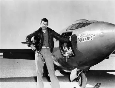 Ce record produisit un bruit considrable. Le pilote d'essai Chuck Yeager et le Bell X-1 furent lchs  7000 mtres d'altitude. Il poussa  fond les manettes et atteignit :