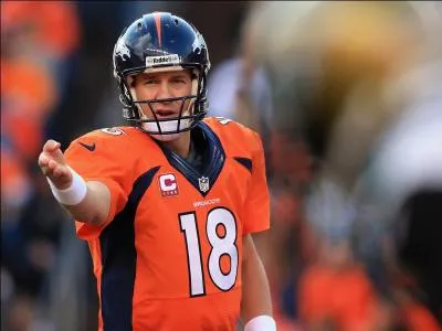 Avec 5 477 yards  la passe, Peyton Manning a battu d'un yard le record de Drew Brees. Il en a profit pour battre le record de TD lancs.  combien porte-t-il ce record ?