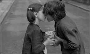 A quel jeu joue ce couple pendant (presque) tout le film ?