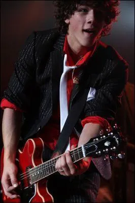 Quel instrument joue nick?