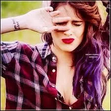 Quel est le nom/prenom complet de Martina ?