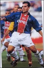 Qui est ce footballeur ?