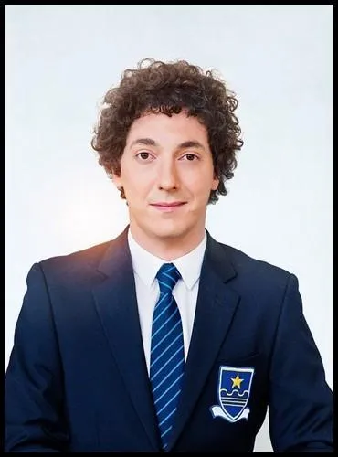 On reste dans des histoires de familles pour la quatrime place du classement ! Ce film raconte l'histoire d'un jeune homme que sa mre a toujours trait comme une fille. Il s'agit de :