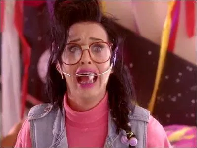 Je n'ai pas peur du ridicule pour promouvoir mon travail (et a marche ! ). Qui suis-je ?