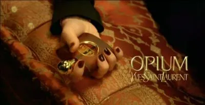 Je suis devenue la nouvelle grie du parfum Opium, d'Yves Saint Laurent, en novembre 2011. Qui suis-je ?