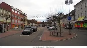 Je vous emmne visiter la ville de Rastatt. Pour cela, nous devons nous rendre ...