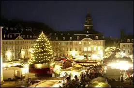 Je vous emmne au march de Nol de Saarbrcken. Nous serons ...