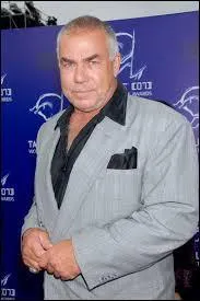 Grand ami de longue date d'Arnold Schwarzenegger, Sven-Ole Thorsen a jou dans de nombreux films avec lui. Dans lequel de ces films n'apparait-il pas avec son pote autrichien ?