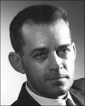 Quel est le titre du premier film, ralis par W. S. Van Dyke, qu'il produit ?