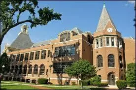 Comment s'appelle leur cole ?