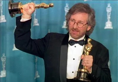 Souvent rcompens, Steven Spielberg n'a obtenu qu'une fois l'Oscar du meilleur film  et  l'Oscar du meilleur ralisateur. Pour quelle ralisation et en quelle anne ?