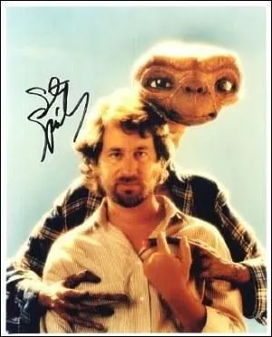 Quel mot E. T, l'mouvant extra-terrestre, rpte-t-il en boucle dans le film de 1982 ?