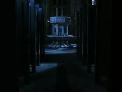 Dans quel endroit du chteau de Poudlard se trouve l'entre de la chambre que trs peu de personnes sont parvenues  localiser dans la saga  Harry Potter  ?