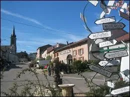 Je vous emmne  la dcouverte du village du livre. Nous serons non loin de Baccarat,  Fontenoy-la-Jote. Je vous emmne dans le dpartement ...