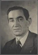 Propagandiste de talent  la radio, milicien, secrtaire d'Etat  l'Information, je fus mme cout par la Rsistance qui reconnaissait mon talent d'orateur, je suis