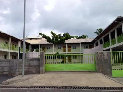 Quel est le nom de cette cole ?