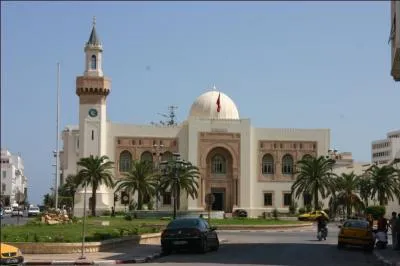 Quelle est la plus grande ville de Tunisie aprs Tunis ?